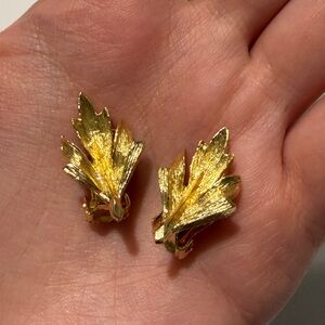 🎆2 FOR$20🎆 Gold Leaf Clip-On Earrings